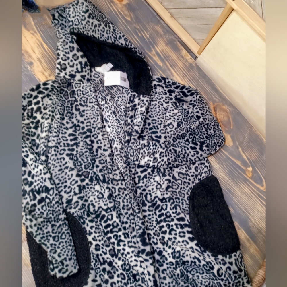 Honey Me women's animal print jacket.